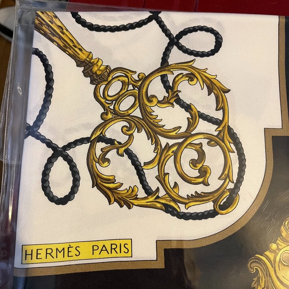 Hermes scarf: skeleton keys